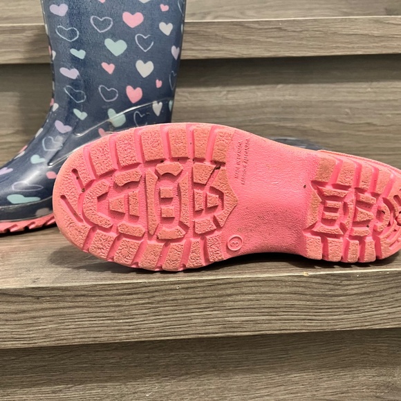 Beautiful Girls size 3 rain boots - Picture 2 of 2